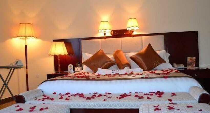 سوییت, Desta International