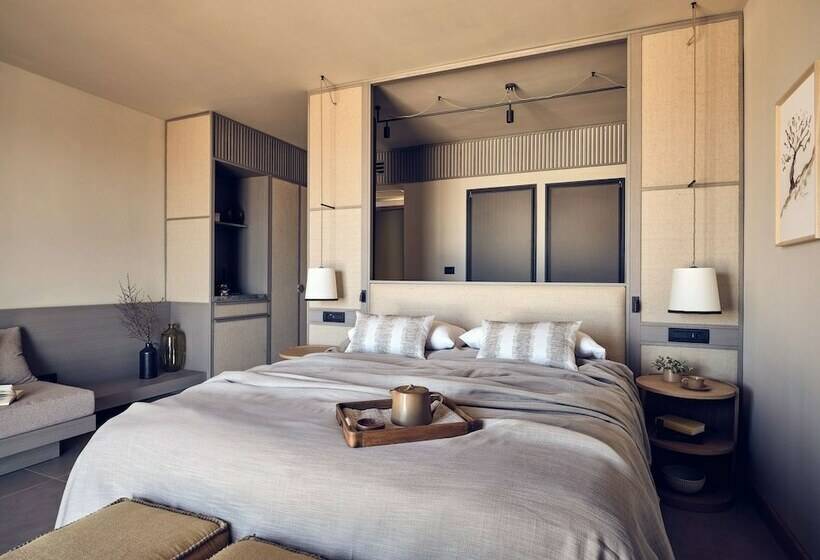 اتاق لوکس با چشم‌انداز دریا, The Royal Senses Resort & Spa Crete, Curio Collection Hilton