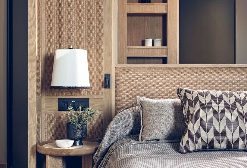 اتاق لوکس با چشم‌انداز دریا, The Royal Senses Resort & Spa Crete, Curio Collection Hilton