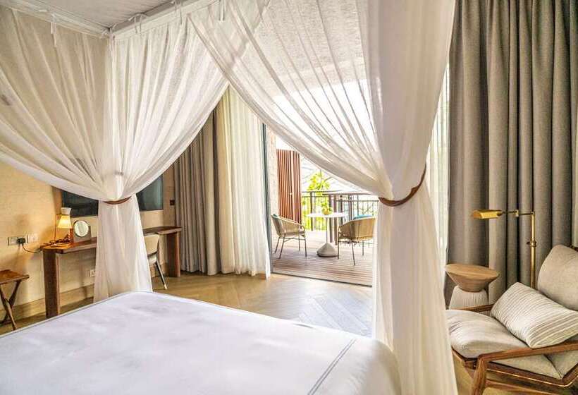 اتاق دلوکس مخصوص معلولین, The Royal Senses Resort & Spa Crete, Curio Collection Hilton