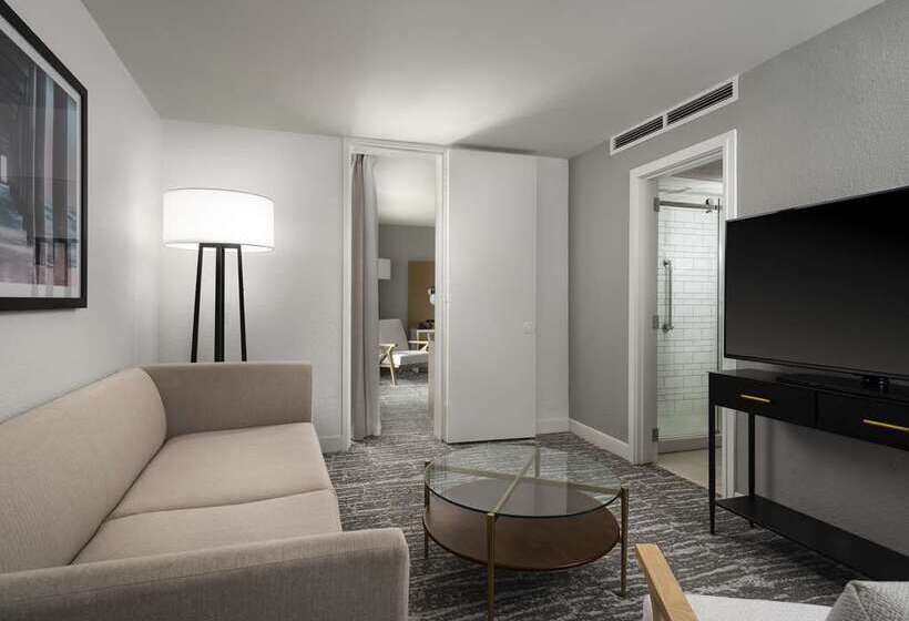 اتاق دلوکس مخصوص معلولین, The Royal Senses Resort & Spa Crete, Curio Collection Hilton