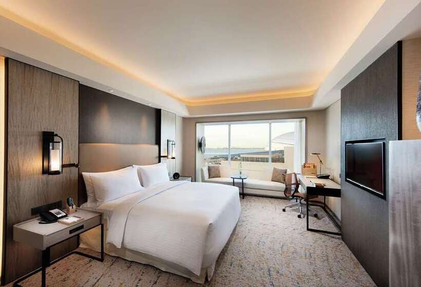 اتاق دلوکس مخصوص معلولین, The Royal Senses Resort & Spa Crete, Curio Collection Hilton