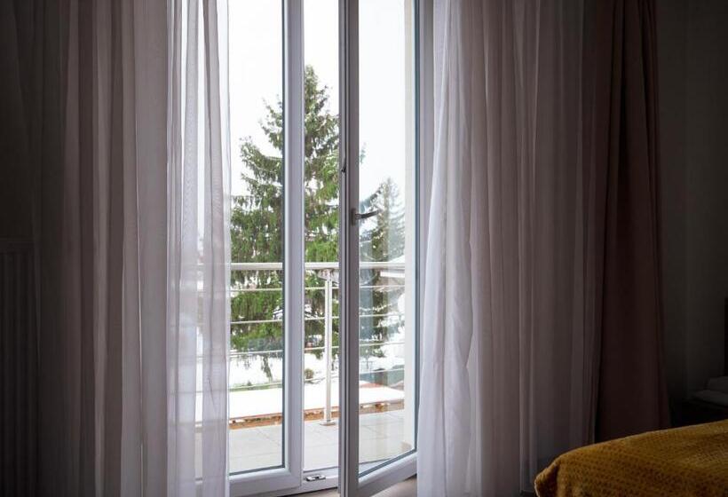 اتاق لوکس با بالکن, Elite Hotel Nová Dubnica