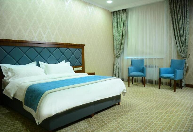 استودیو استاندارد با تخت کینگ, Arai Plaza