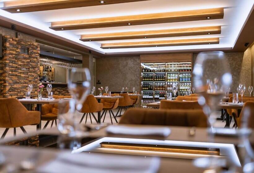 اتاق لوکس با بالکن, Elite Hotel Nová Dubnica