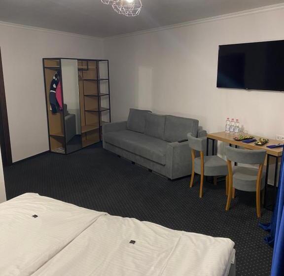 اتاق لوکس با تخت بزرگ, Grofa Apartments
