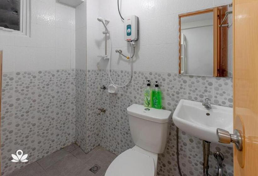 اتاق استاندارد سه نفره, Happy Grey Hotel Vigan