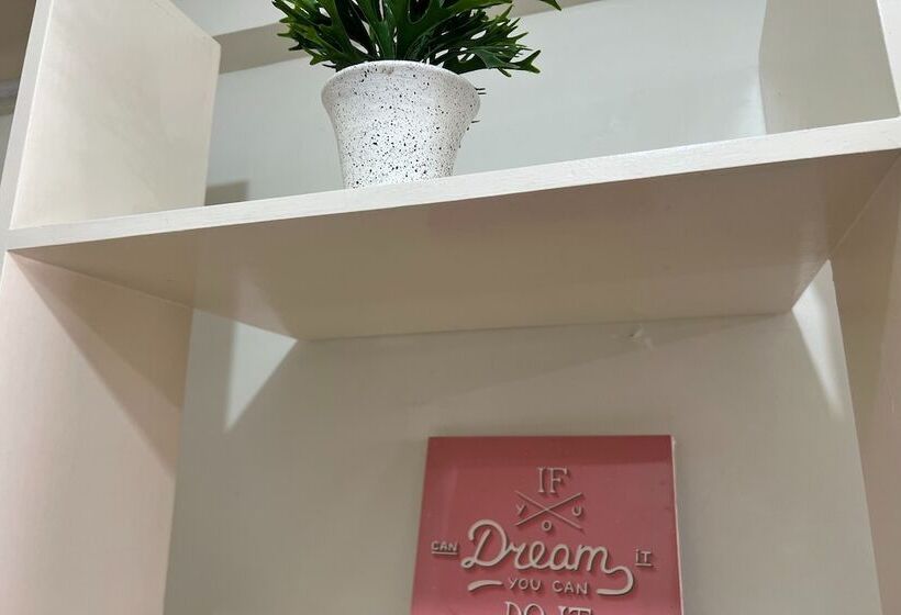 اتاق استاندارد سه نفره, Happy Grey Hotel Vigan