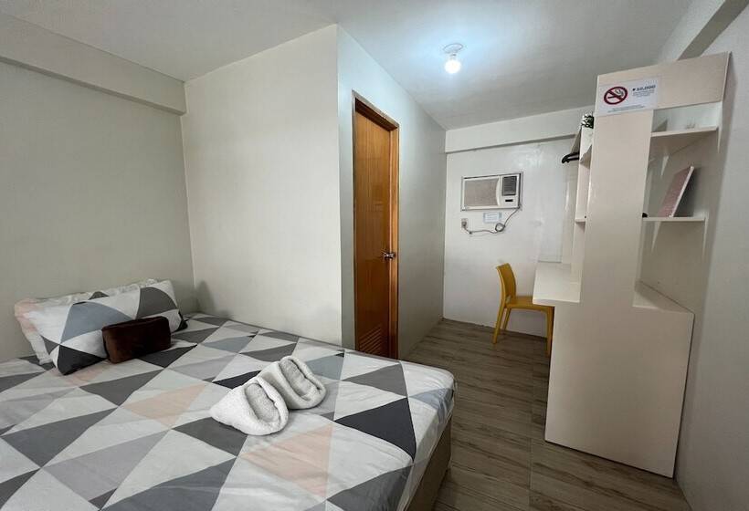 اتاق استاندارد سه نفره, Happy Grey Hotel Vigan