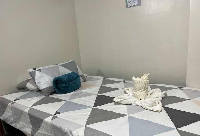 اتاق خانوادگی, Happy Grey Hotel Vigan