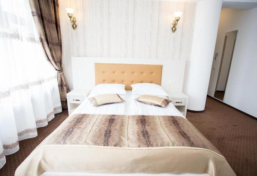اتاق استاندارد با بالکن, Restaurant Ayan Piatra Neamt