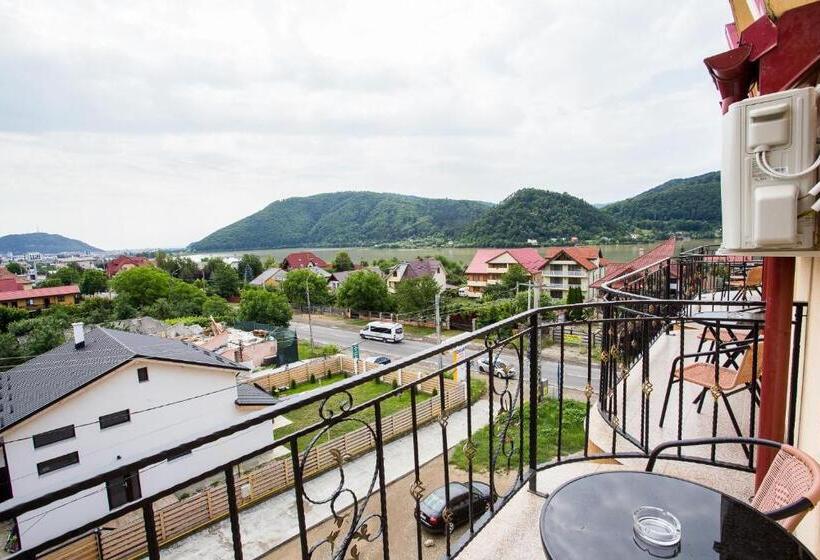 اتاق استاندارد یک نفره, Restaurant Ayan Piatra Neamt