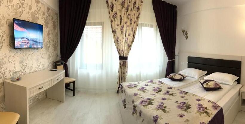 اتاق استاندارد با بالکن, Restaurant Ayan Piatra Neamt