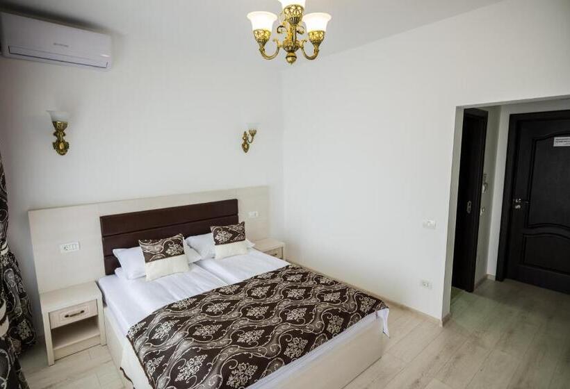 اتاق استاندارد با بالکن, Restaurant Ayan Piatra Neamt