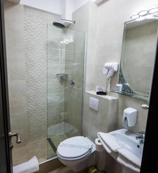 اتاق استاندارد با بالکن, Restaurant Ayan Piatra Neamt
