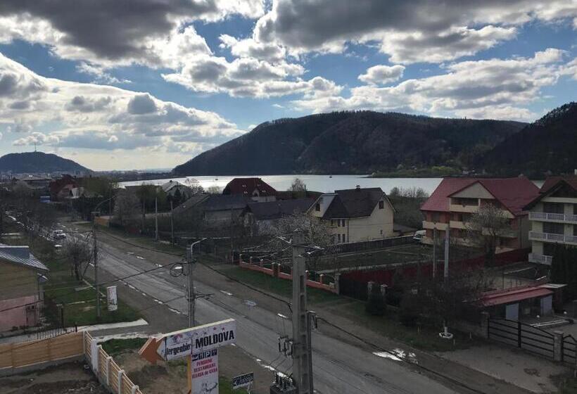 سوئیت جونیور با تراس, Restaurant Ayan Piatra Neamt
