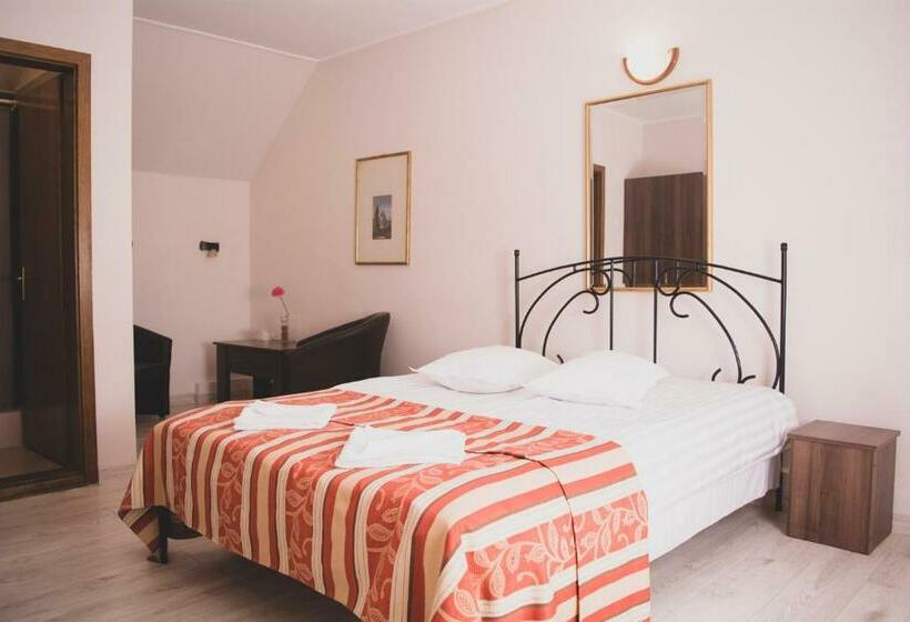 اتاق استاندارد, Pensiunea Castel