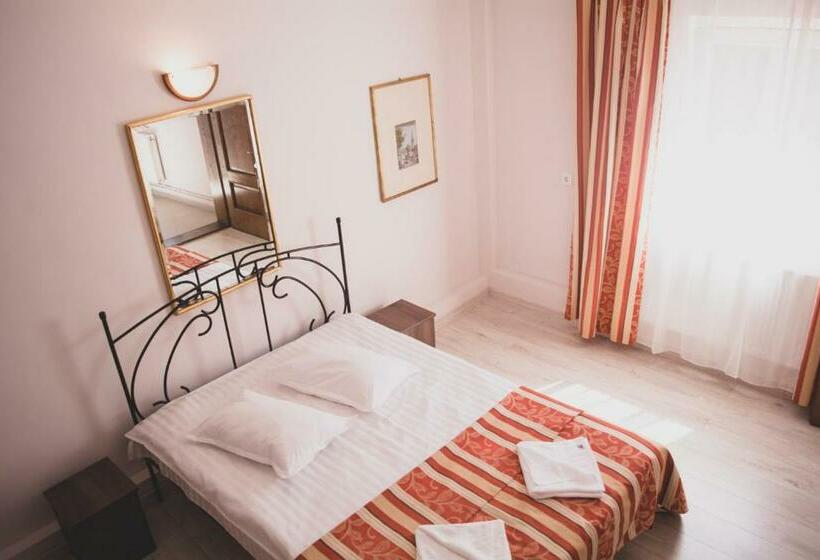 اتاق استاندارد, Pensiunea Castel