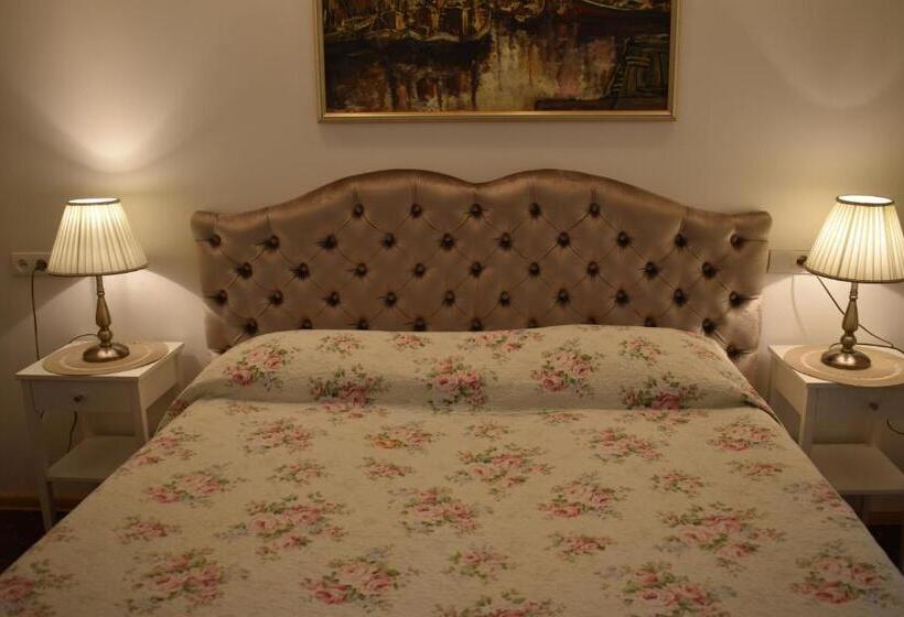 استودیوی استاندارد, Saulės Krantas