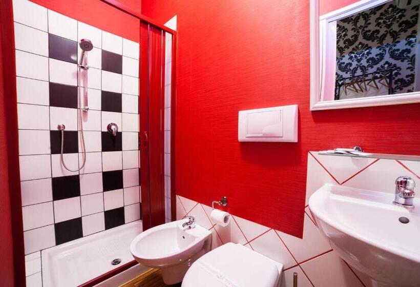 اتاق اکونومی, Ostiense Suites