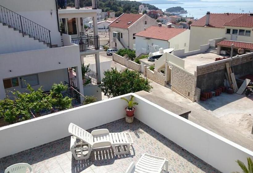استودیوی استاندارد با چشم‌انداز دریا, Villa Paladina