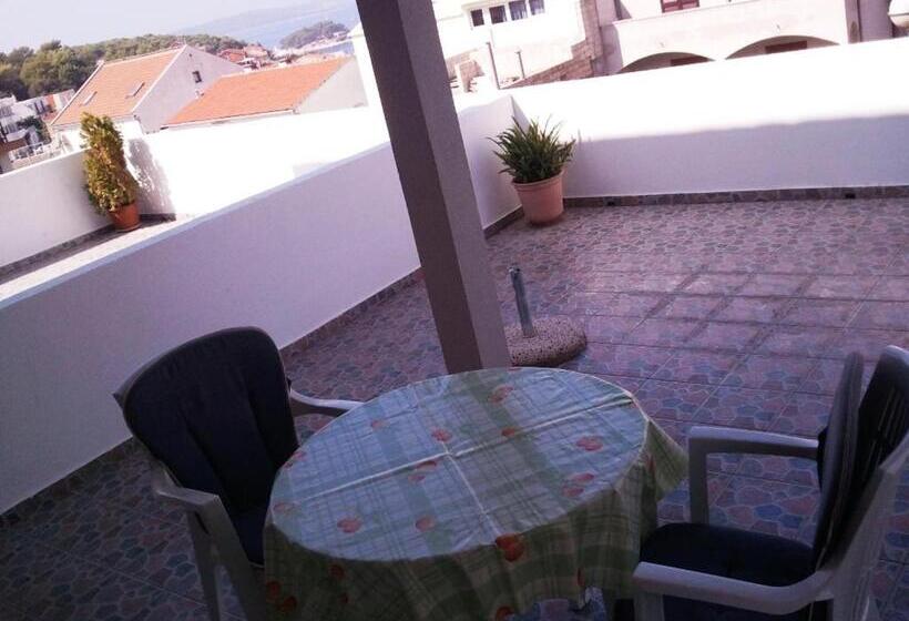 استودیوی استاندارد با چشم‌انداز دریا, Villa Paladina