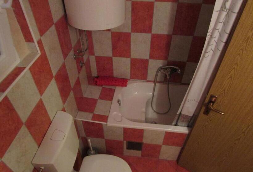آپارتمان 1 خوابه همکف, Villa Paladina