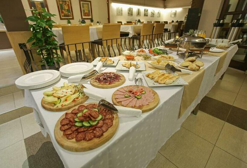 اتاق استاندارد چهار تخته, Emen