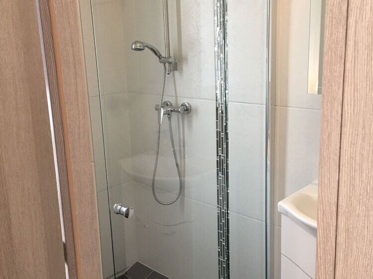 اتاق استاندارد با بالکن, Filsdeger Ház   Central Rooms & Apartmans
