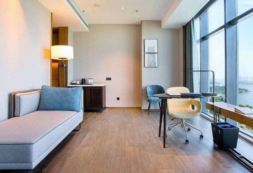 استودیو کلوب, Sheraton Kaifeng