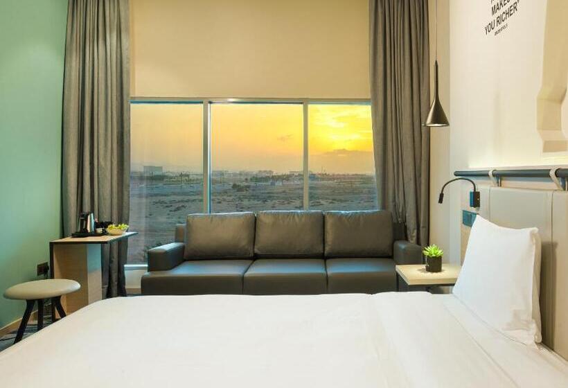 اتاق لوکس با تخت بزرگ, Swiss Belinn Airport Muscat Oman