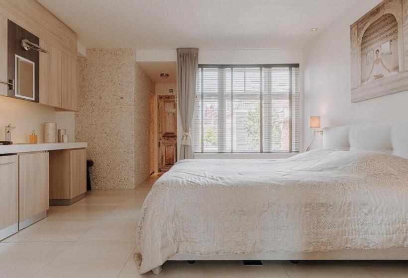 Deluxe Suite King Bed, Zen B&b