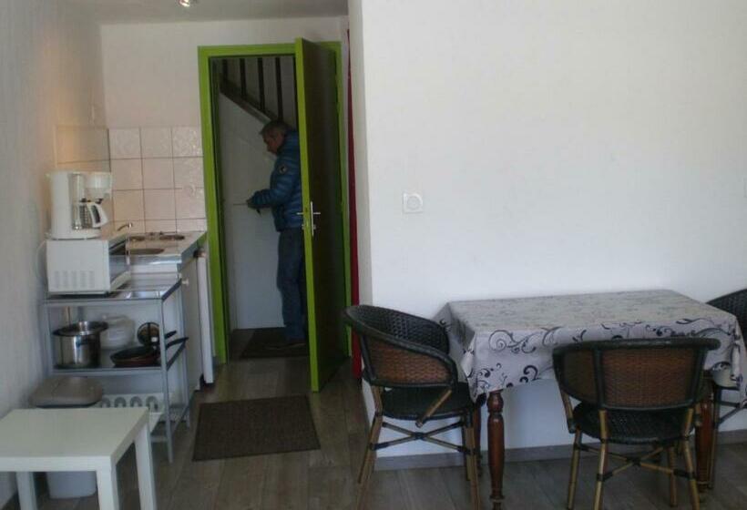 استودیوی استاندارد, Appart Hotel De La Paix