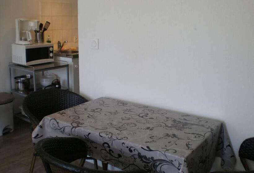 استودیوی استاندارد, Appart Hotel De La Paix
