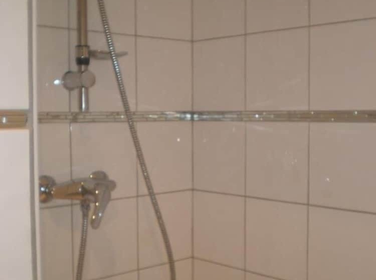 استودیوی استاندارد, Appart Hotel De La Paix