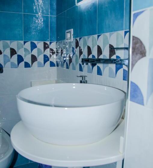 اتاق استاندارد سه نفره, Praja Vecchia