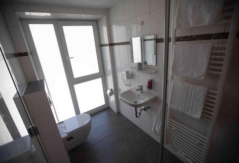 اتاق استاندارد یک تخته با بالکن, Heilbronner Hotel Am Schönen Theater