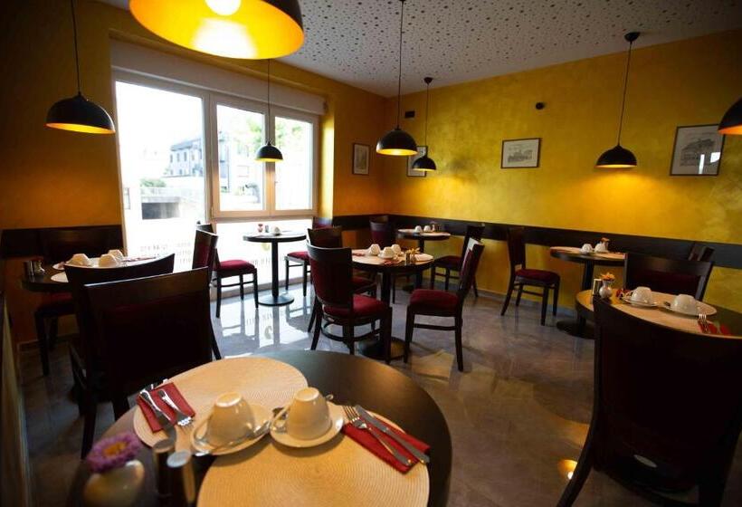 اتاق استاندارد با بالکن, Heilbronner Hotel Am Schönen Theater
