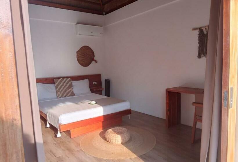 اتاق استاندارد با چشم‌انداز استخر, Samadhi Resort & Hydrospa Panglao