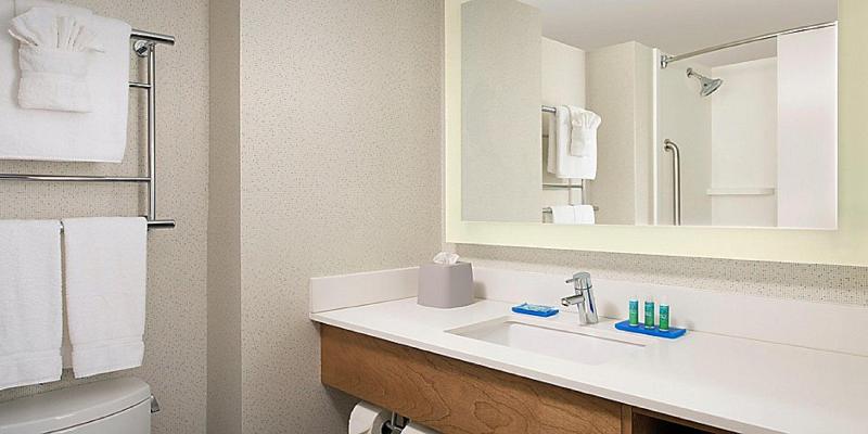 سوئیت برای معلولان, Holiday Inn Express Chesapeake  Norfolk