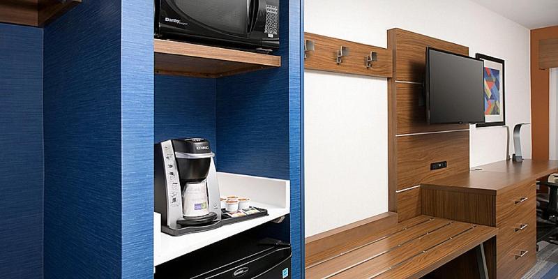 اتاق استاندارد با تخت بزرگ برای معلولان, Holiday Inn Express Chesapeake   Norfolk, An Ihg