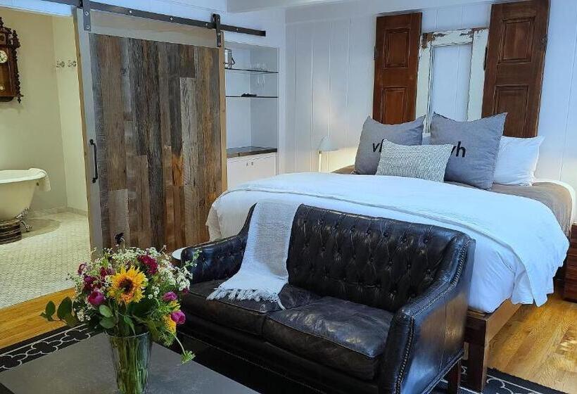 اتاق سوپریور با تخت بزرگ, The Vagabond S House Boutique Inn