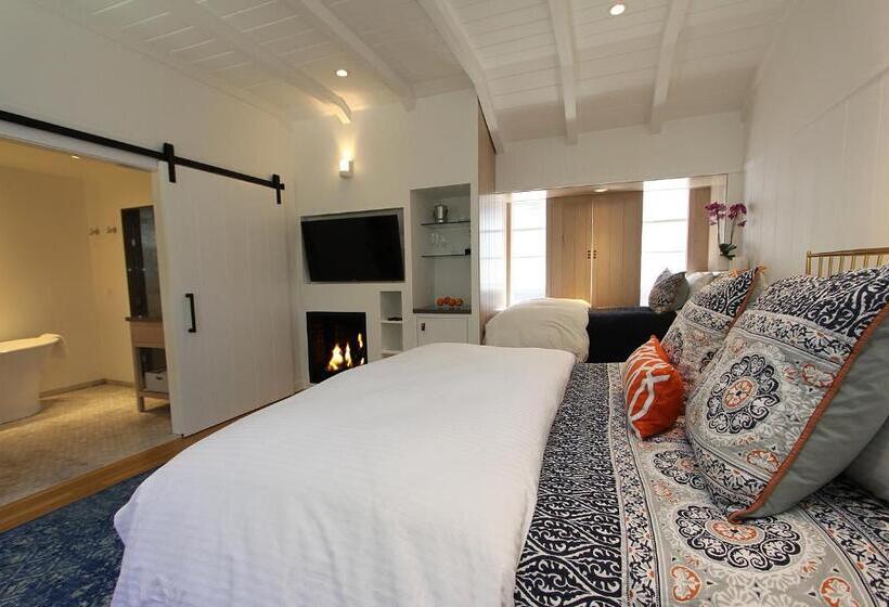 اتاق لوکس با تخت بزرگ, The Vagabond S House Boutique Inn