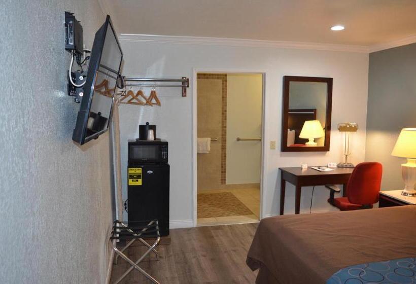 Standard Room King Bed Adapted for people with reduced mobility, Welcome Inn Corona