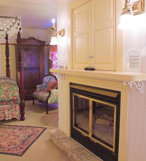 اتاق لوکس, White Lace Inn