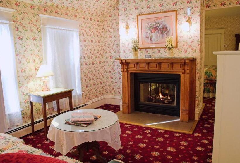 سوییت لوکس, White Lace Inn