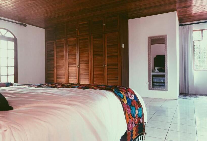 اتاق استاندارد چهارنفره با بالکن, Hacienda Escondida 10min To Airport