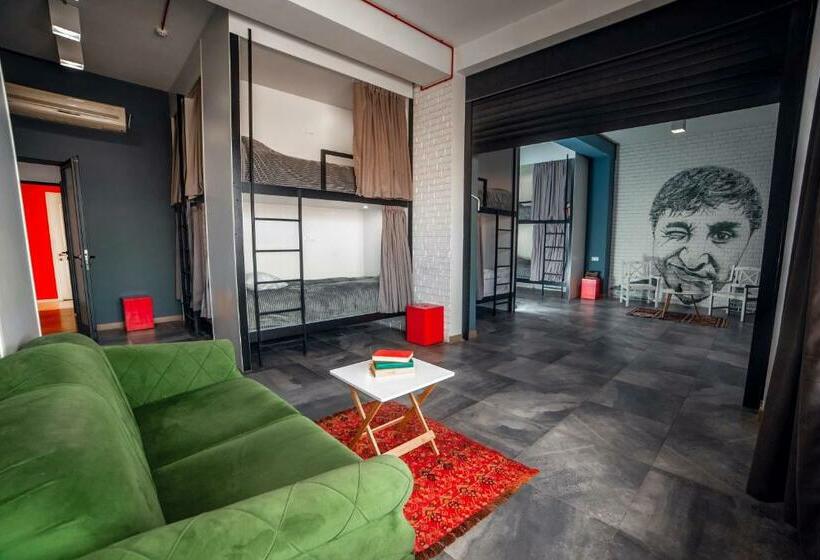 تختخواب در اتاق مشترک, Loft Hostel