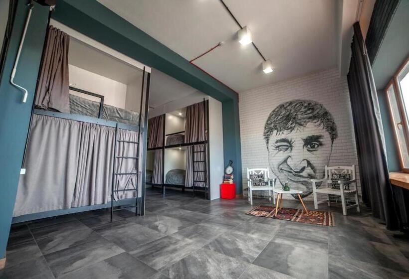 تختخواب در اتاق مشترک, Loft Hostel