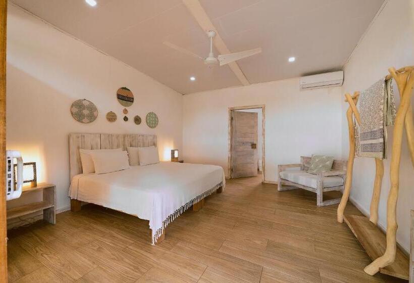 بانگلوی استاندارد, Sonora Jungle & Yoga Retreat